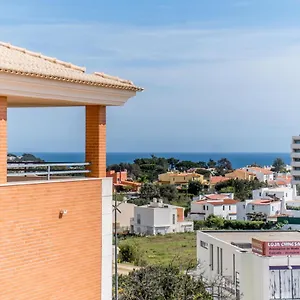 sunny-and-bright-apartment-t1-with-large-terrace-albufeira.hotelaalgarve.com/